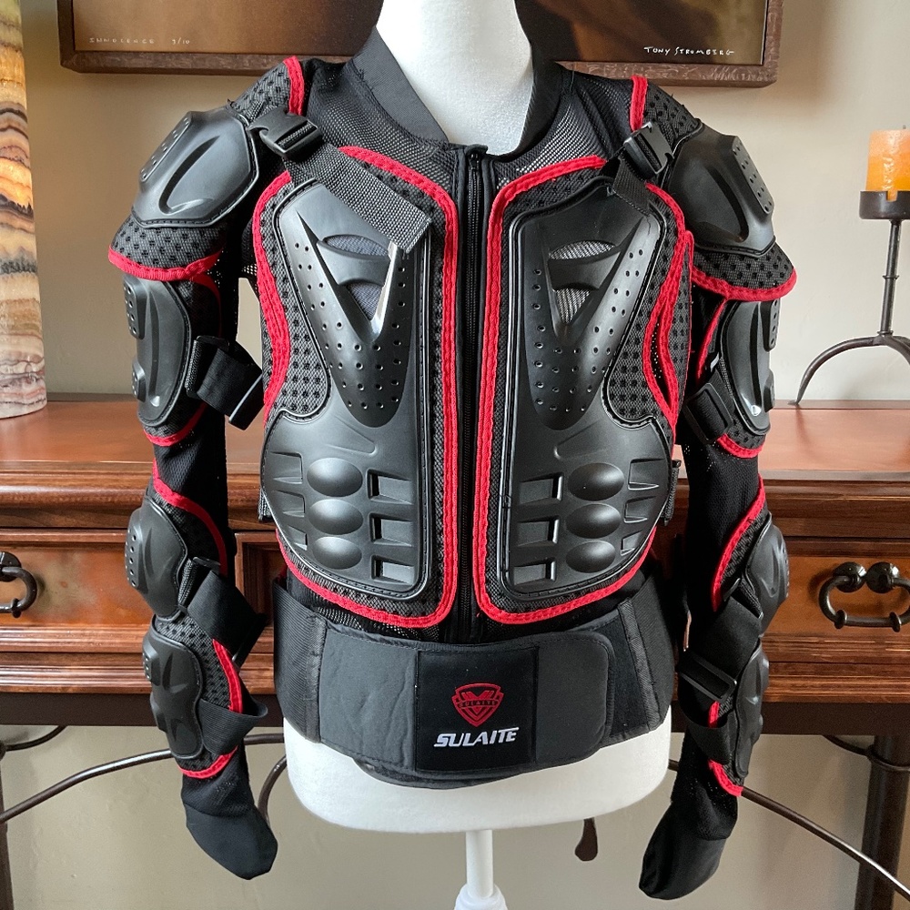 Sulaite Motocross Body Armor Jacket. Black and Red. Unisex. Size M